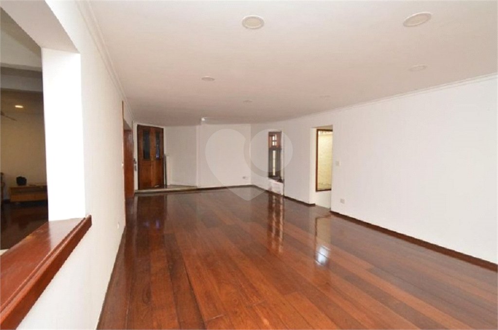 Casa à venda com 5 quartos, sendo 2 suítes, em Vila Galvão, Guarulhos, SP