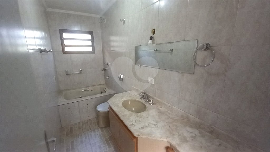 Sobrado à venda com 4 quartos, sendo 2 suítes, em Tremembé, São Paulo, SP