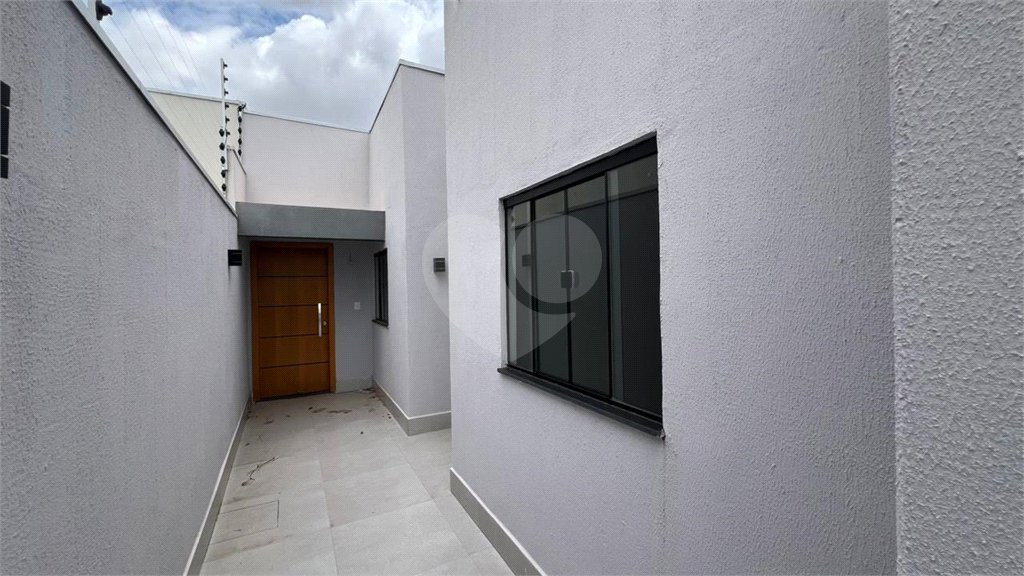 Casa Térrea à venda com 3 quartos, sendo 1 suíte, em Jardim Califórnia, Cuiabá, MT