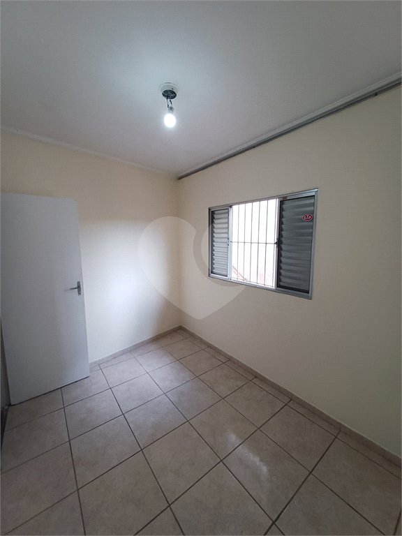 Casa à venda com 3 quartos, sendo 1 suíte, em Jardim Santo Elias, São Paulo, SP
