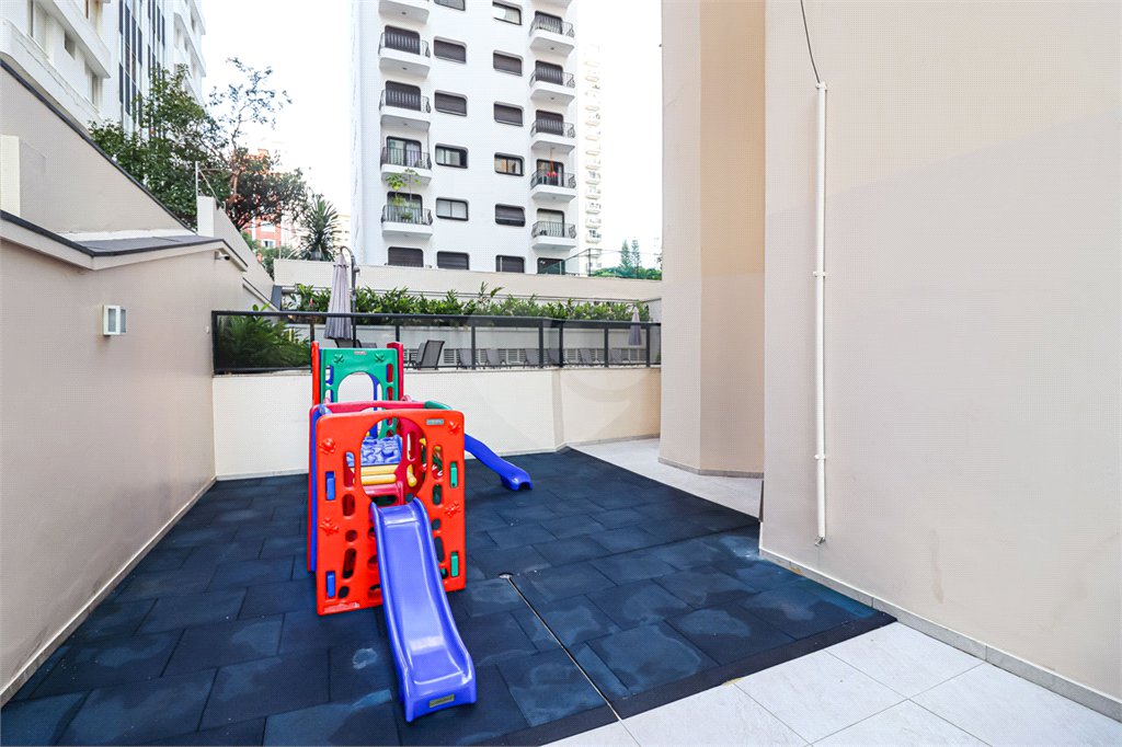 Cobertura à venda com 4 quartos, sendo 3 suítes,  em Vila Uberabinha, São Paulo, SP