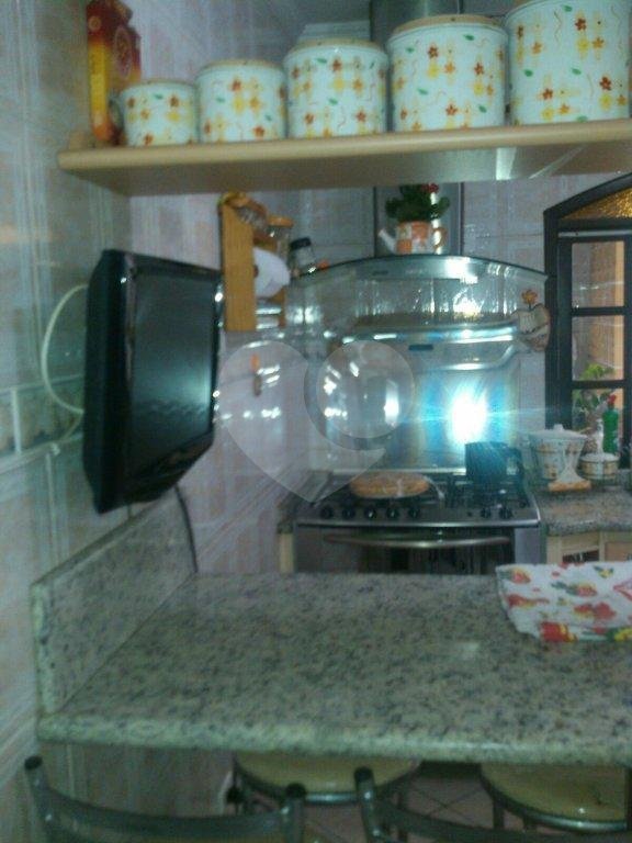 Casa à venda com 3 quartos, sendo 1 suíte, no condomínio Jardim das Pedras, São Paulo - SP