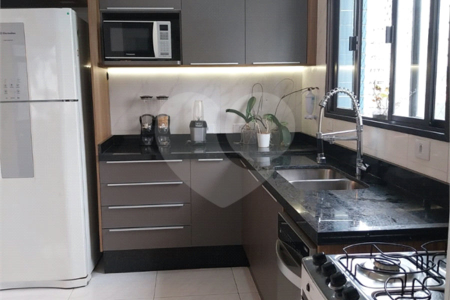 Apartamento à venda com 4 quartos, sendo 1 suíte, em Alto da Lapa, São Paulo, SP