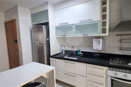 Apartamento à venda com 3 suítes em Santa Teresinha, São Paulo, SP