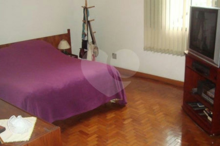 Casa à venda com 3 quartos, sendo 1 suíte,  em Jardim Aeroporto, São Paulo, SP