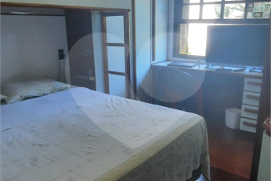 Casa à venda com 4 quartos, sendo 1 suíte, no condomínio Parque Imperial da Cantareira, Mairiporã - SP
