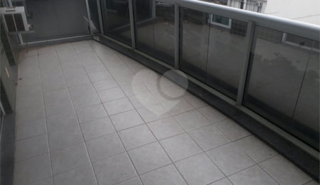 Apartamento à venda com 4 quartos, sendo 1 suíte,  em Tijuca, Rio de Janeiro, RJ