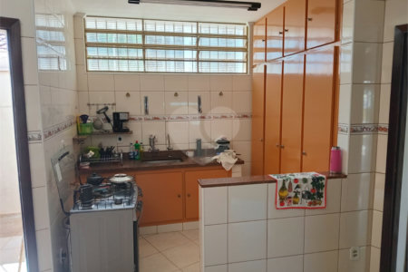 Casa à venda com 3 quartos, sendo 1 suíte, em Vila José Bonifácio, Araraquara, SP