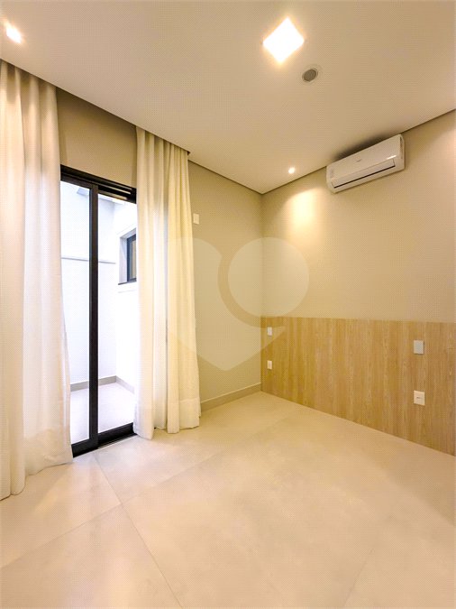 Casa à venda com 3 suítes no condomínio Residencial Dona Maria Candida, Indaiatuba - SP