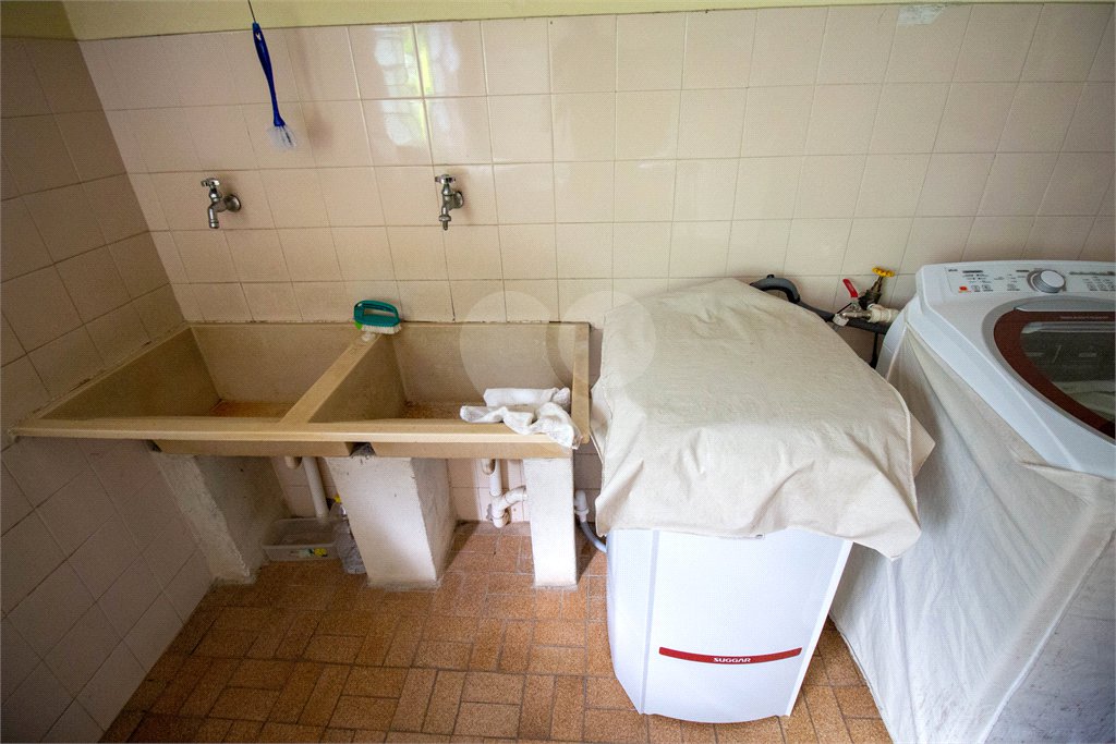 Chácara à venda com 4 quartos, sendo 2 suítes, em Vila Santa Rita, São Roque, SP