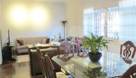 Casa Térrea à venda com 3 quartos, sendo 1 suíte,  em Vila Santo Estéfano, São Paulo, SP