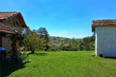 Sítio à venda com 3 quartos, sendo 1 suíte,  em Gabriel Piza, São Roque, SP