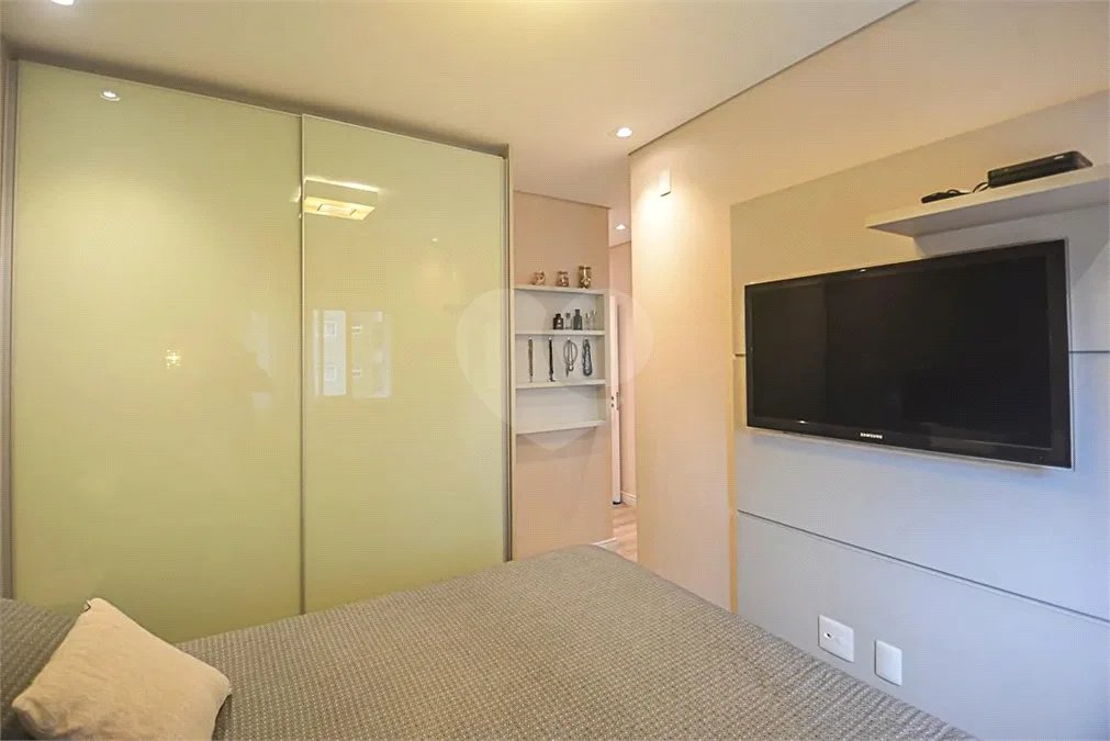 Espaço, conforto e uma localização privilegiada fazem deste apartamento mobiliado no Baeta Neves, em São Bernardo do Campo, uma excelente opção para seu novo lar. Com 118 m², três dormitórios e quatro banheiros, o imóvel oferece ambientes amplos para acomodar a família e receber amigos com comodidad