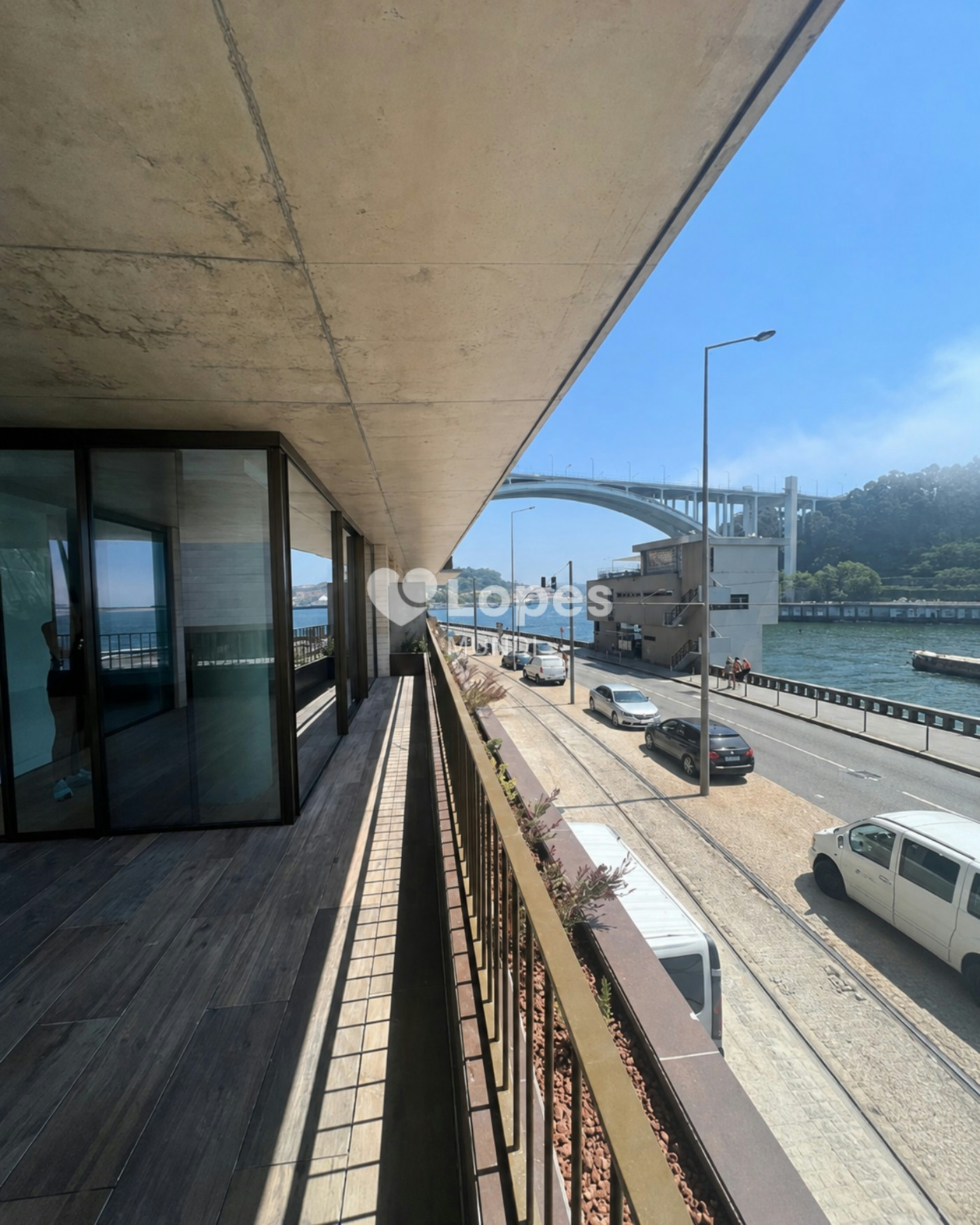 Apartamento T4 à venda em Lordelo do Ouro, Porto, Portugal – 240 m²