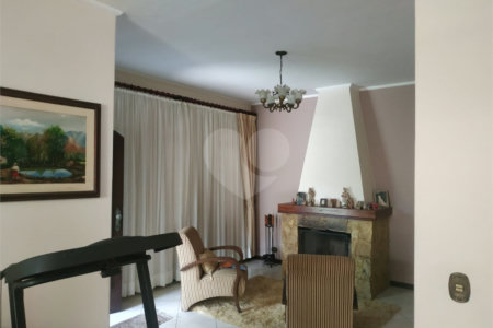 Casa Térrea à venda com 3 quartos, sendo 1 suíte,  em Interlagos, São Paulo, SP