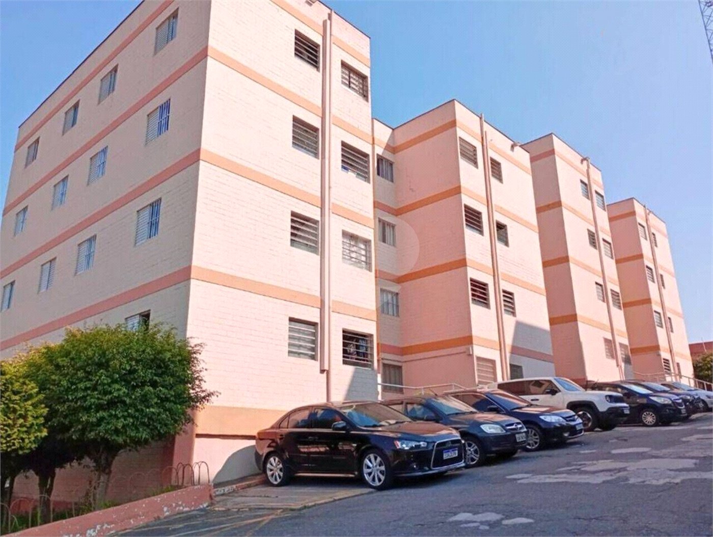 Apartamento à venda com 2 quartos em Vila Perracini, Poá, SP