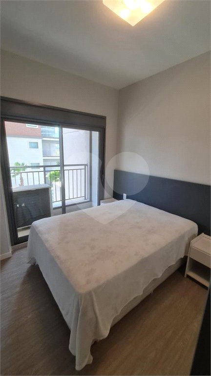 Apartamento com 2 dormitórios e uma suíte, mobilíado no Ibirapuera.