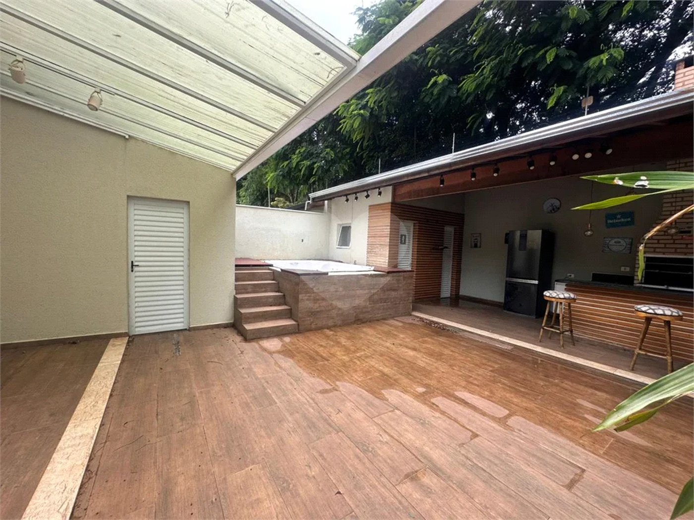 Casa de Condomínio com 3 Quartos e 2 banheiros à Venda, 311 m² por R$ 750.000