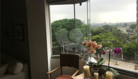 Apartamento à venda com 3 quartos, sendo 1 suíte,  em Campo Belo, São Paulo, SP