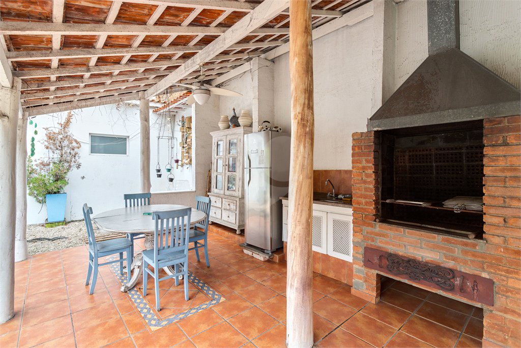Casa à venda com 3 quartos, sendo 2 suítes,  em Alto da Boa Vista, São Paulo, SP