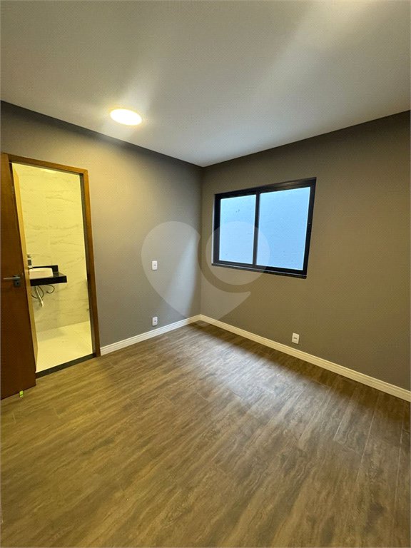 Casa à venda com 5 quartos, sendo 4 suítes, no condomínio Grand Park, Rio de Janeiro - RJ