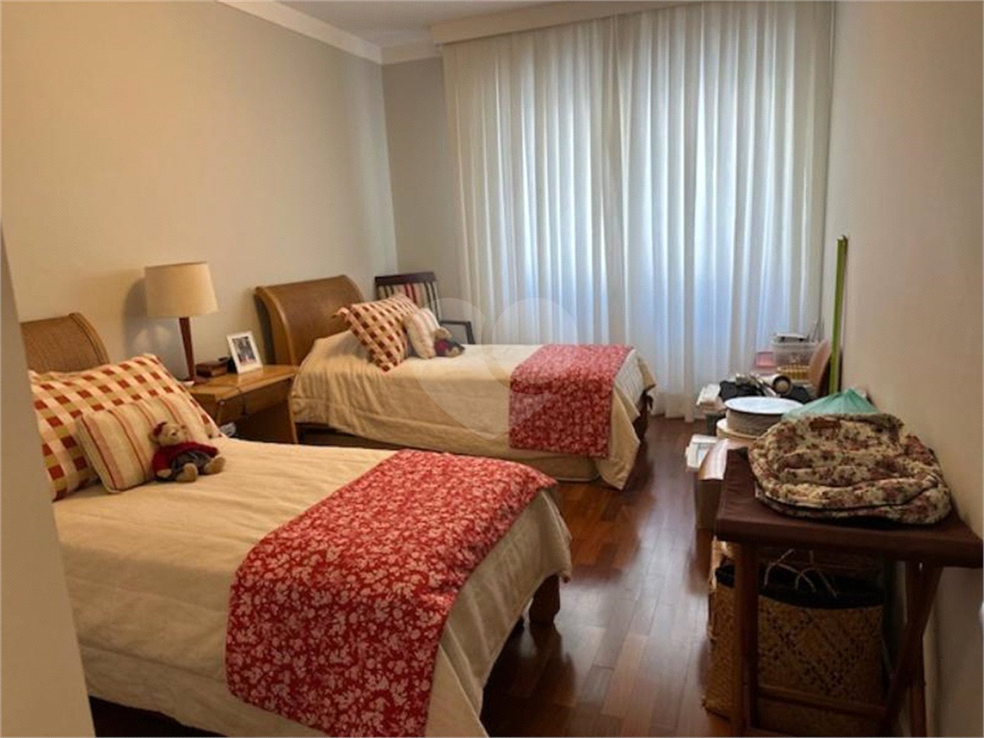 Apartamento à venda com 3 quartos, sendo 1 suíte,  em Cerqueira César, São Paulo, SP