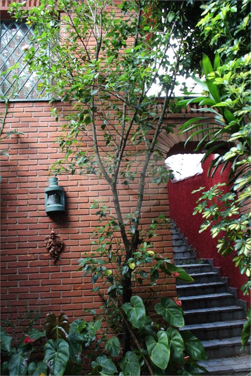 Casa à venda com 4 quartos, sendo 2 suítes, em Jardim Leonor, São Paulo, SP