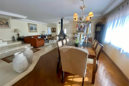 Casa à venda com 4 quartos, sendo 3 suítes, em Jardim Maia, Guarulhos, SP