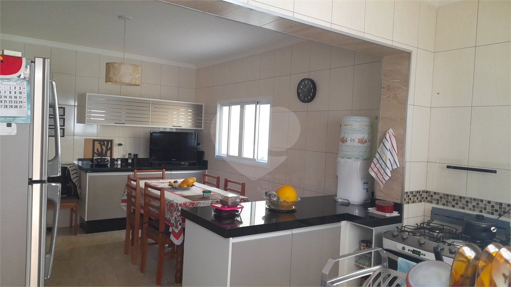 Sobrado à venda com 3 quartos, sendo 1 suíte, em Vila Nivi, São Paulo, SP