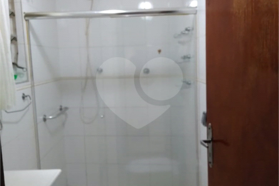 Sobrado à venda com 4 quartos em Parque Edu Chaves, São Paulo, SP