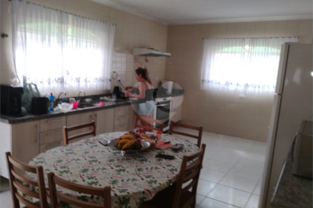Sobrado à venda com 3 quartos, sendo 1 suíte,  em Vila Nivi, São Paulo, SP