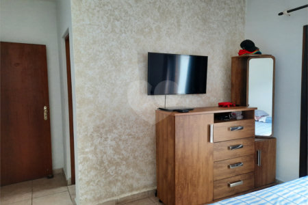 Sobrado à venda com 3 quartos, sendo 1 suíte,  em Vila Suissa, Mogi das Cruzes, SP