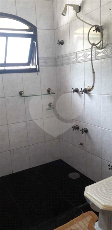 Casa à venda com 4 quartos, sendo 2 suítes, no condomínio Gleba II, Mairiporã - SP