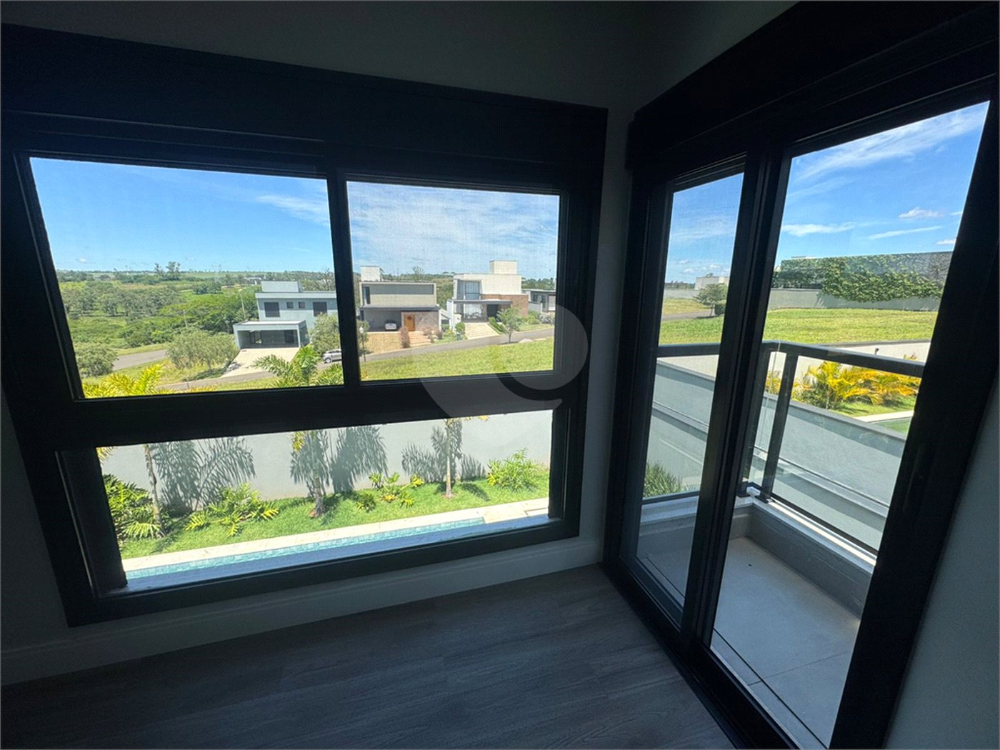 Casa à venda com 4 suítes no condomínio Villas do Golf, Itu - SP