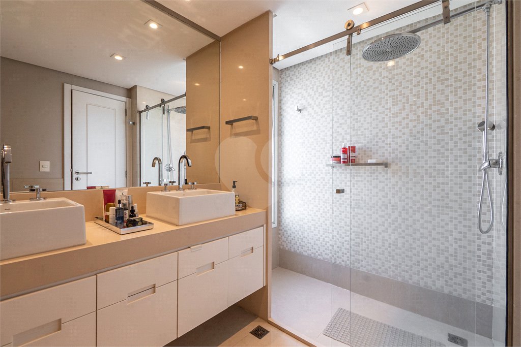 Apartamento à venda com 3 suítes em Sumarezinho, São Paulo, SP