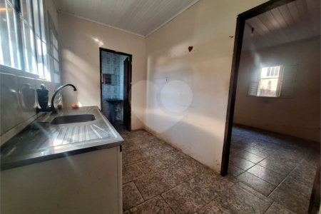 Casa à venda com 2 quartos em Vila Hungria, Itapetininga, SP