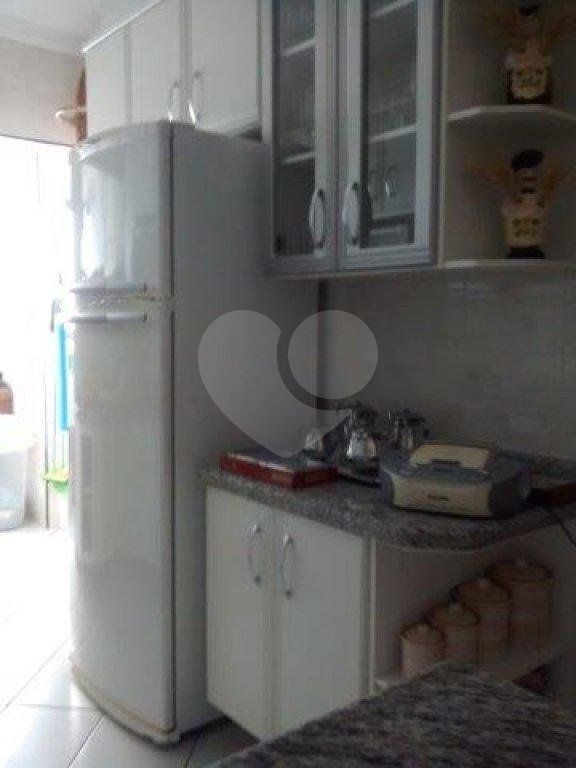 Apartamento à venda com 2 quartos, sendo 1 suíte, em Vila Tupi, Praia Grande, SP