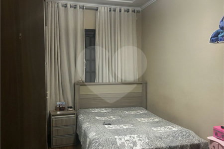 Sobrado à venda com 3 quartos, sendo 1 suíte,  em Vila Romanópolis, Ferraz de Vasconcelos, SP