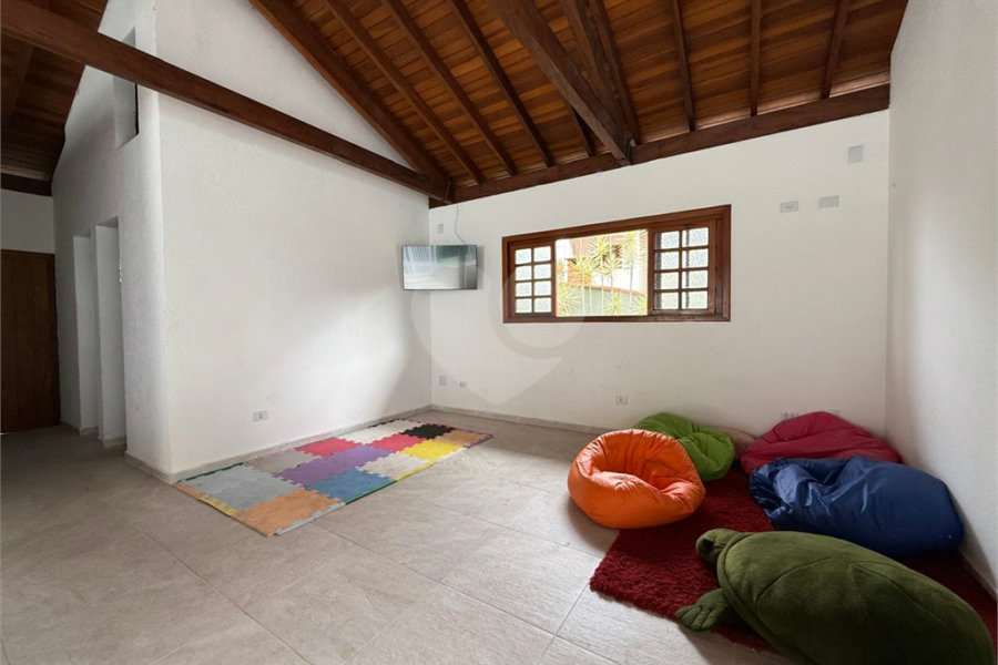 Casa à venda ou para alugar com 3 quartos, sendo 1 suíte, no condomínio Da Serra, São Paulo - SP