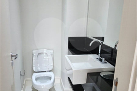 Duplex à venda com 4 quartos, sendo 3 suítes,  em Jardim Paulista, São Paulo, SP