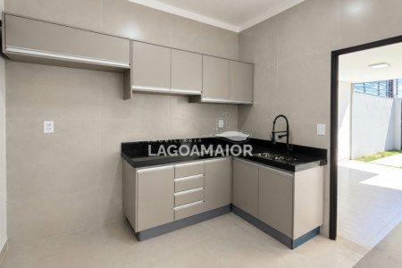 Casa à venda com 3 quartos, sendo 1 suíte,  em Jardim dos Ipês, Três Lagoas, MS