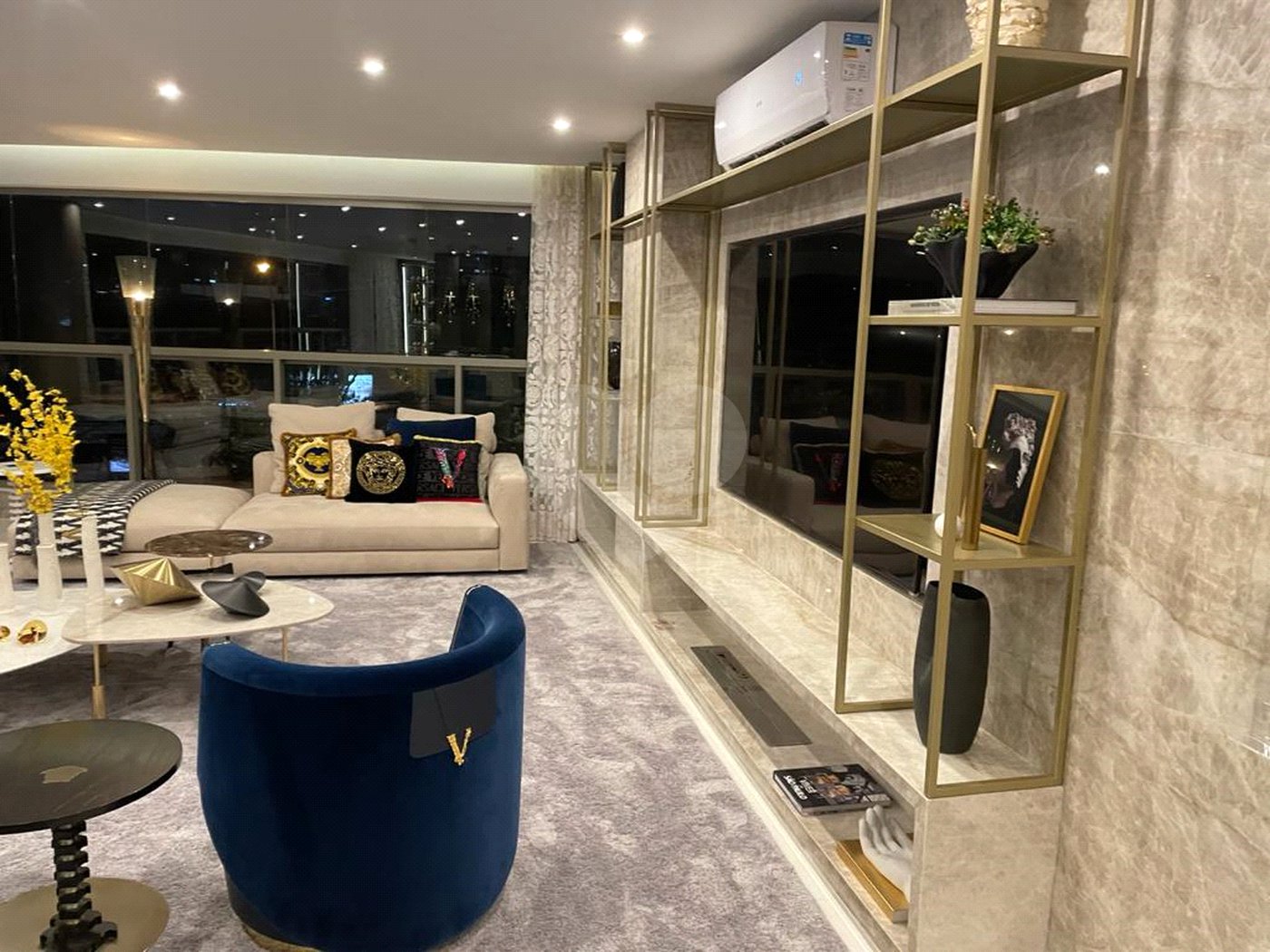 Apartamento à venda com 4 suítes em Moema, São Paulo, SP