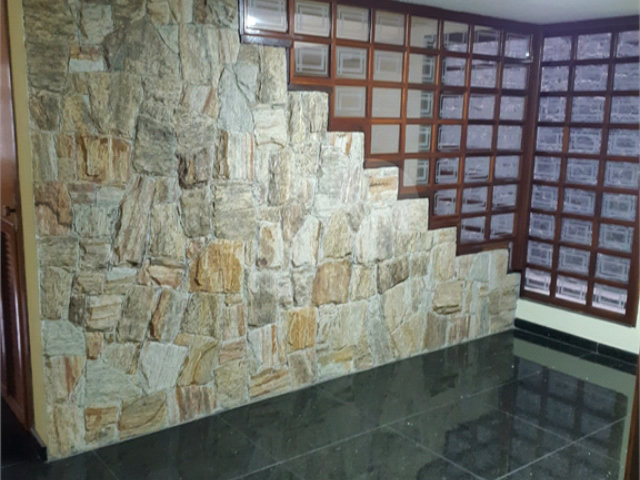 Sobrado à venda com 3 quartos, sendo 1 suíte,  em Vila Tibagi, Guarulhos, SP