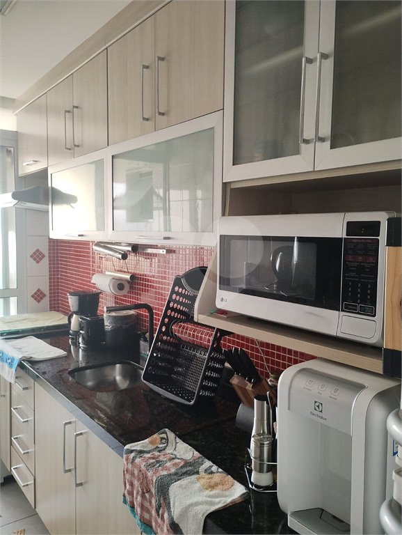 Apartamento à venda com 3 quartos, sendo 1 suíte,  em Jardim Ester Yolanda, São Paulo, SP