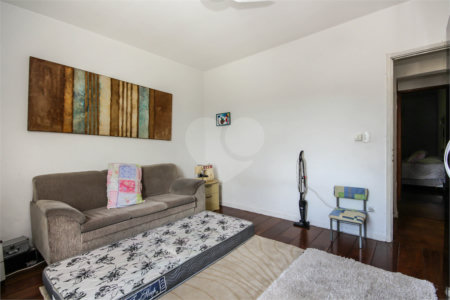 Sobrado à venda com 3 quartos, sendo 2 suítes, em Vila Clarice, São Paulo, SP