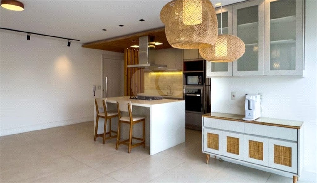 Apartamento à venda com 3 quartos, sendo 1 suíte, em Vila Olímpia, São Paulo, SP