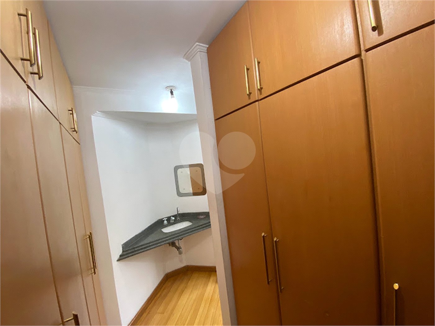 Sobrado à venda com 7 quartos, sendo 2 suítes, em Brooklin Paulista, São Paulo, SP