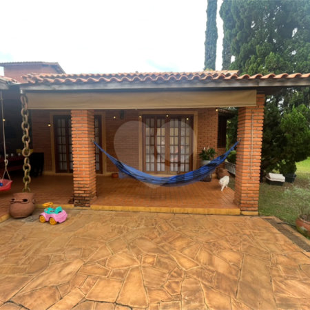 Casa à venda com 3 quartos, sendo 1 suíte, em Parque Santa Marta, São Carlos, SP