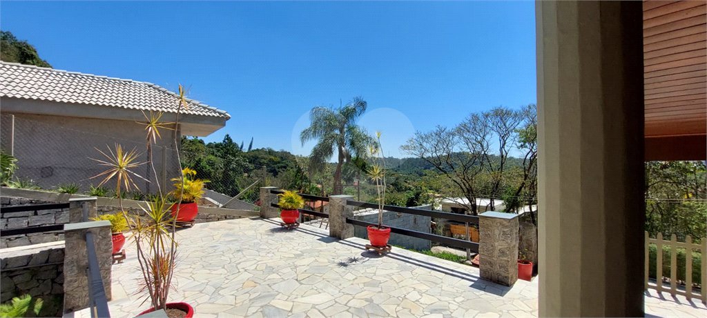 Casa à venda com 3 quartos, sendo 2 suítes, no condomínio Alpes de Caieiras, Caieiras - SP