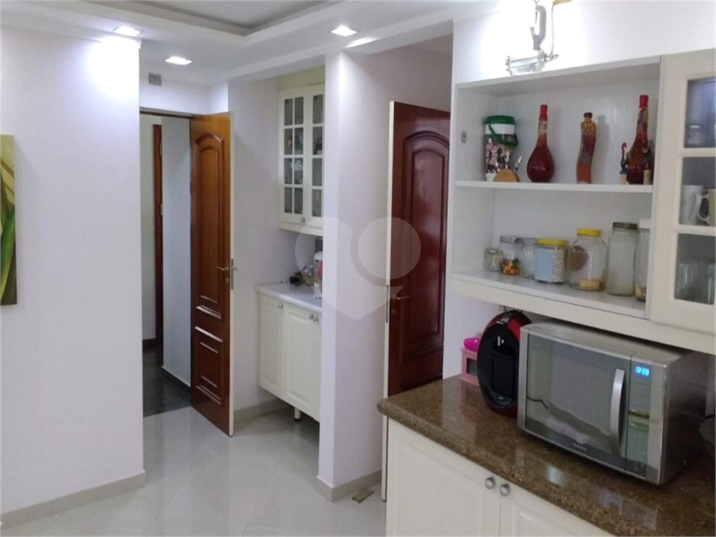 Casa à venda com 4 quartos, sendo 2 suítes,  no condomínio Ypê Branco I, São Paulo - SP